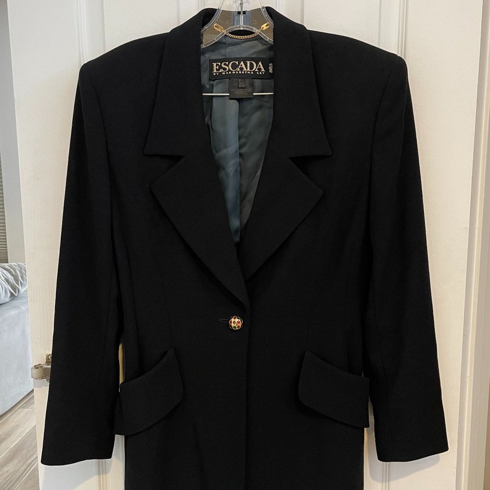 90s Collector, ESCADA by Margaretha Ley, Beautiful black wool blazer in size 35
